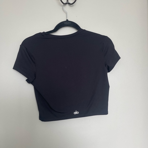 *** LISTING IS SOLD *** ALO Yoga Black Crop Top - Picture 4 of 5